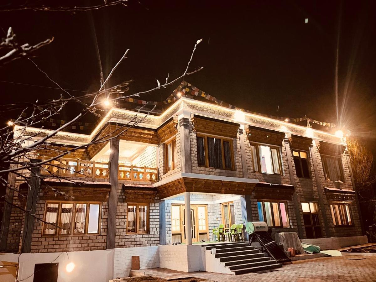 Ladakh Country Inn Лех Екстериор снимка